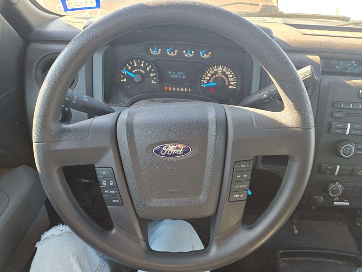 2013-ford-f150-xl-image-17