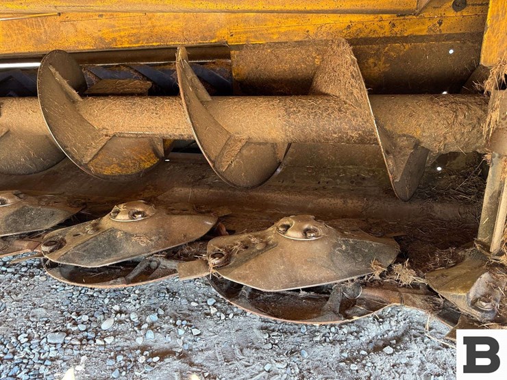 2015-new-holland-speedrower-260-image-11