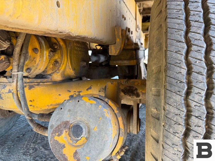 1969-mack-boom-truck-image-22