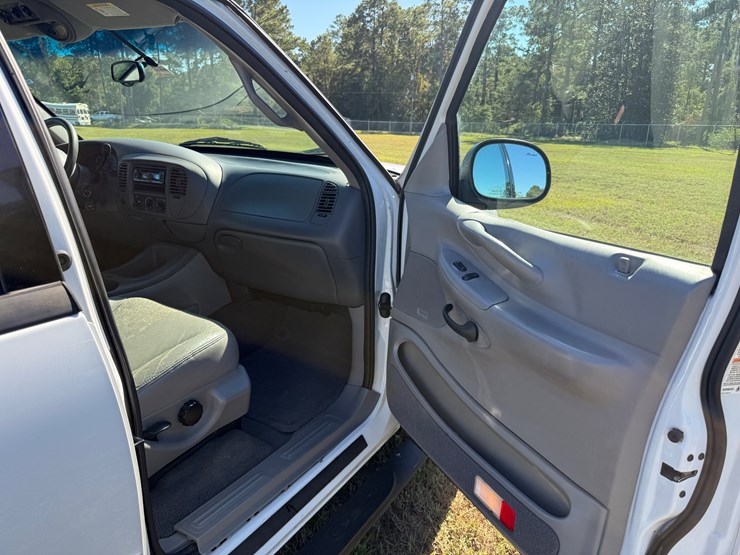 2002-ford-expedition-image-20