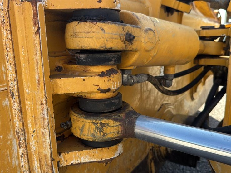 2015-deere-450j-lt-image-38