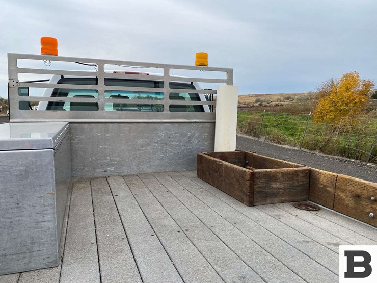 2004-chevrolet-silverado-3500-image-19