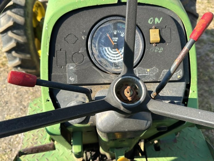 john-deere-2940-image-11