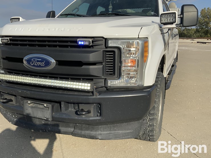2017-ford-f350-xl-image-11