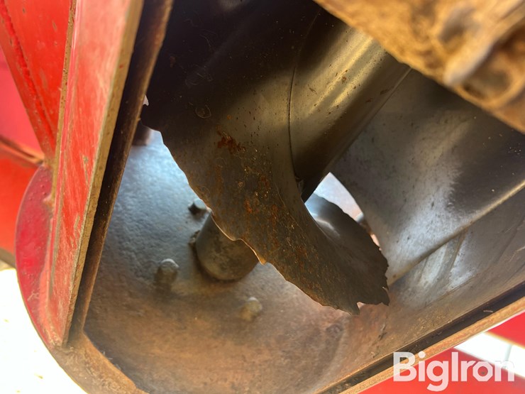 united-farm-tools-760-image-17