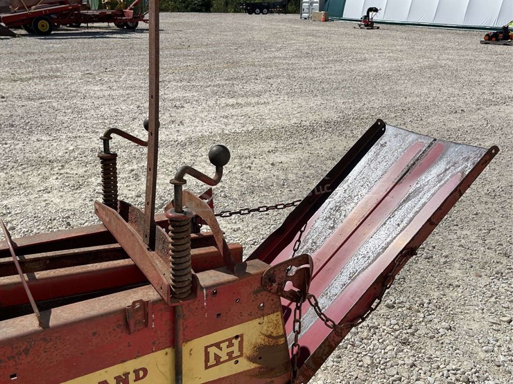 new-holland-275-image-29