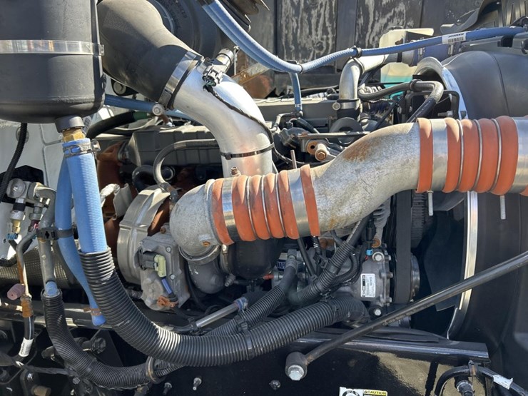 2017-peterbilt-337-image-86