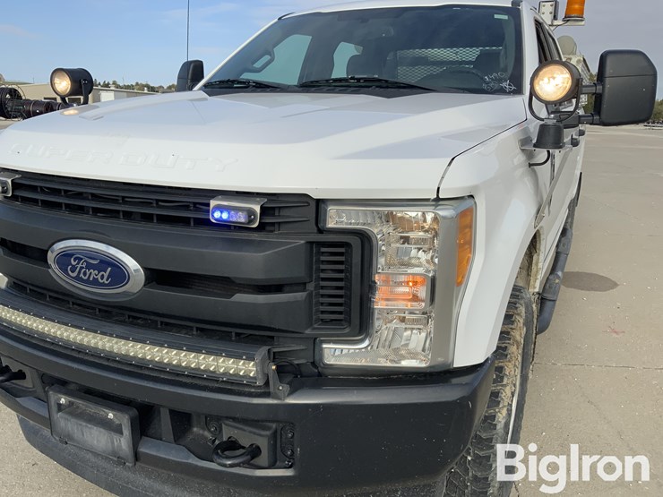 2017-ford-f350-xl-image-11