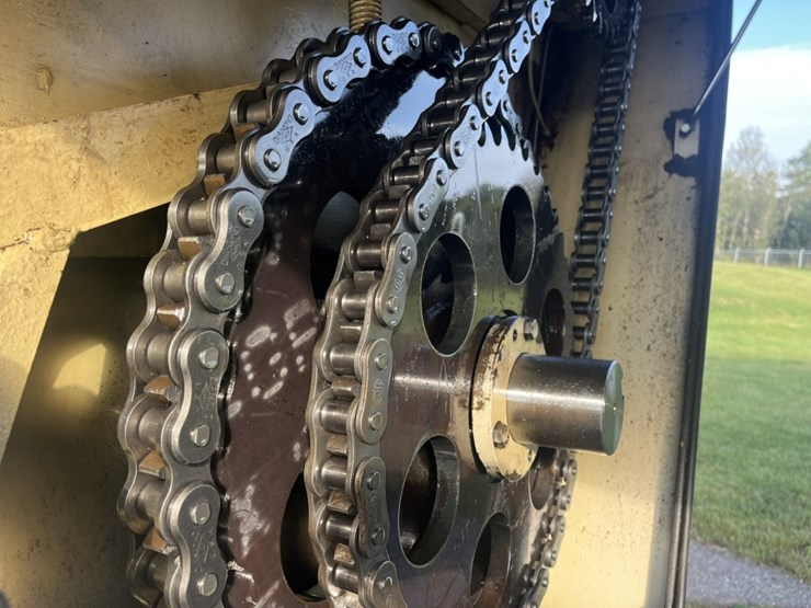 2011-international-7600-image-79