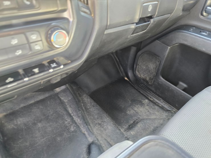 2017-gmc-sierra-3500-image-58