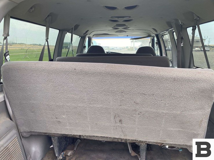 2004-ford-e150-image-12