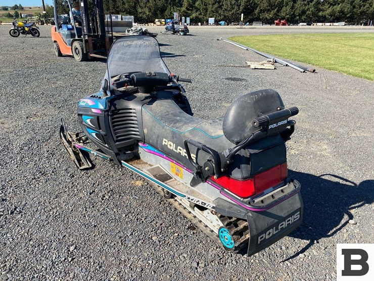 1998-polaris-indy-trail-touring-snowmobile-image-3