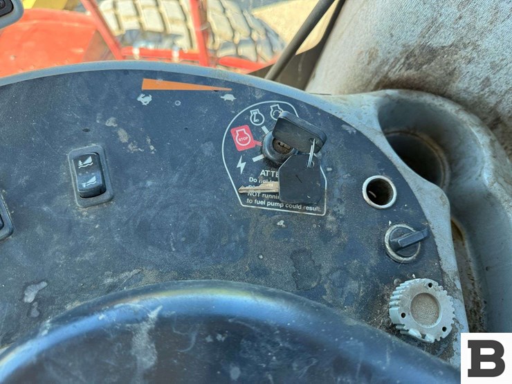 new-holland-h8040-image-55