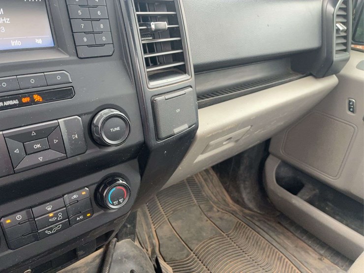 2016-ford-f150-xl-image-9