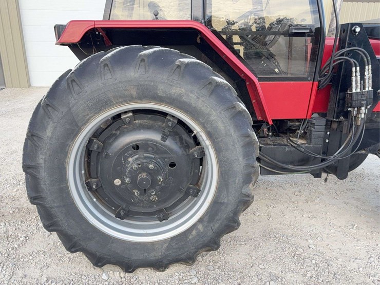 case-ih-5140-image-23