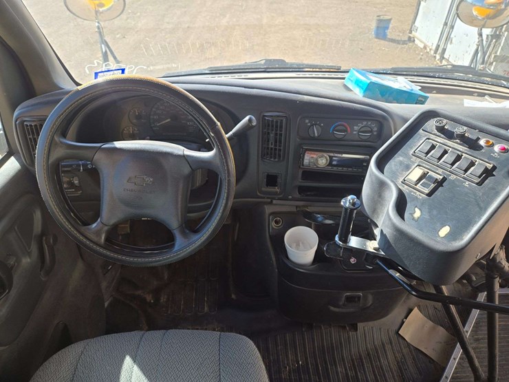 2002-chevrolet-g30-image-14