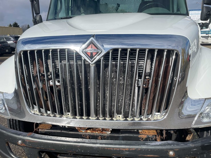 2003-international-durastar-4300-image-10