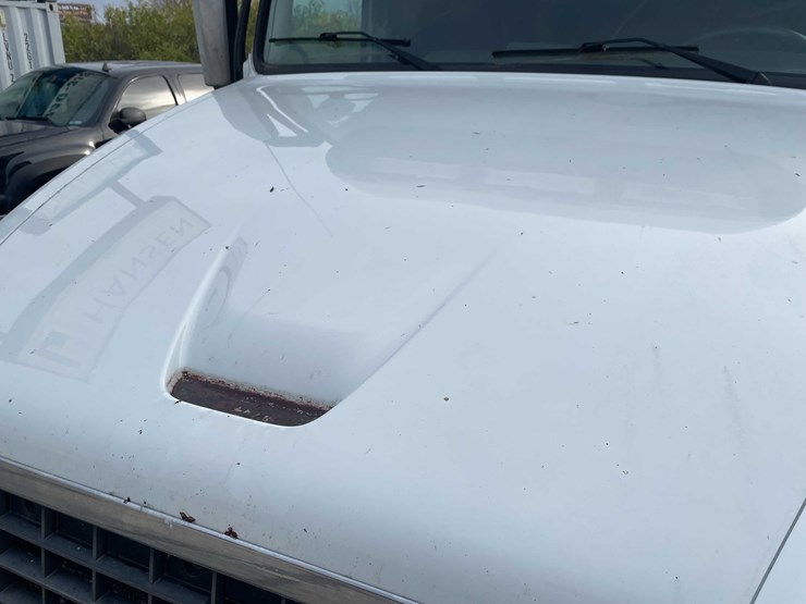 #1372-•-2014-volvo-sleeper-semi-(has-wi-title)-(of)-image-17