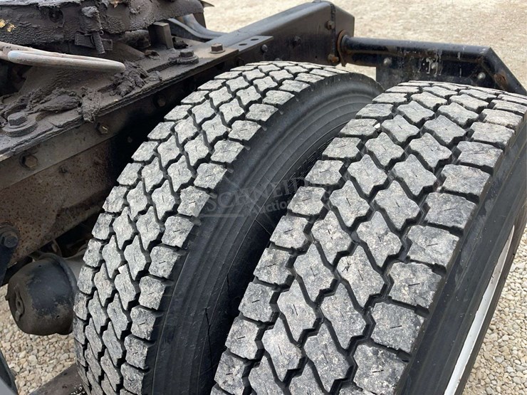 2003-international-durastar-4400-image-34