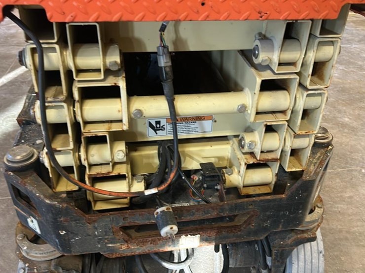 2018-jlg-1932r-image-18