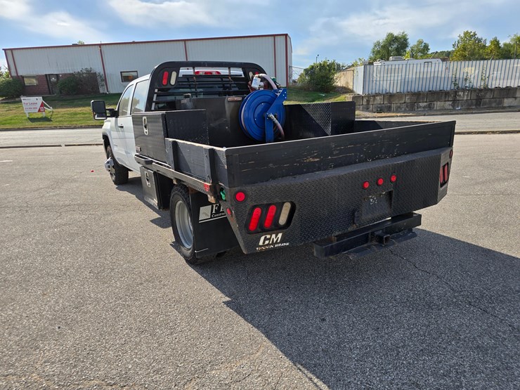 2017-gmc-sierra-3500-image-13
