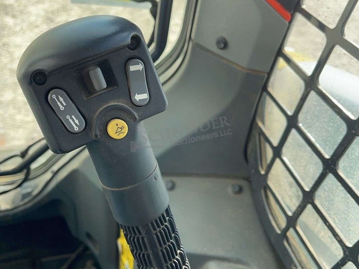 2022-bobcat-t66-image-36