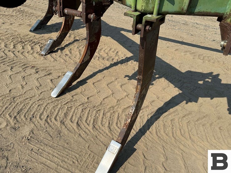 john-deere-900-7-shank-ripper-image-10