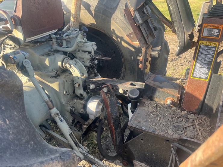 new-holland-8010-image-10