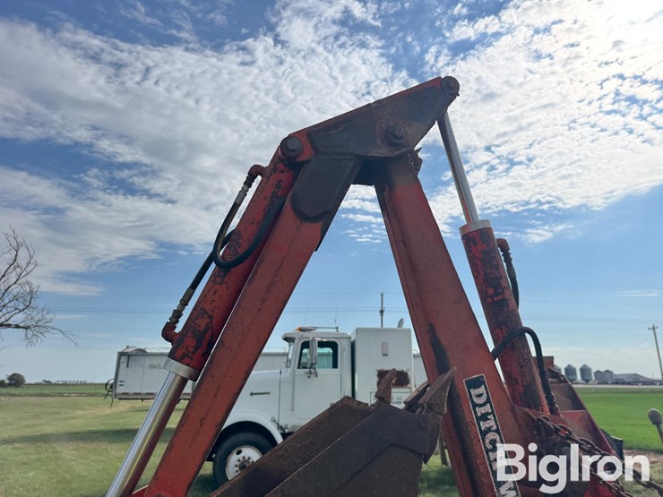 ditch-witch-r40-image-9