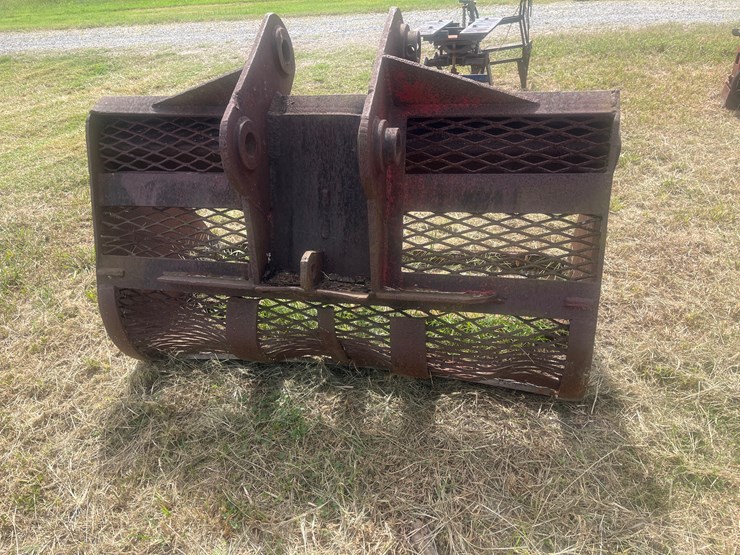 #204-•-4ft-clean-out-bucket-image-4