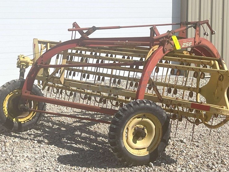 new-holland-256-image-5