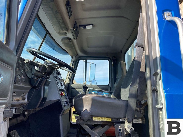 1995-mack-ch613-image-51