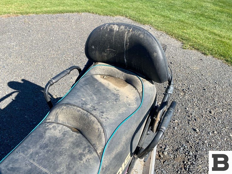 1998-polaris-indy-trail-touring-snowmobile-image-14