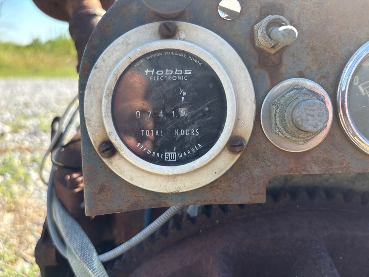 #121-•-misc-lot-with-engine-part-image-5