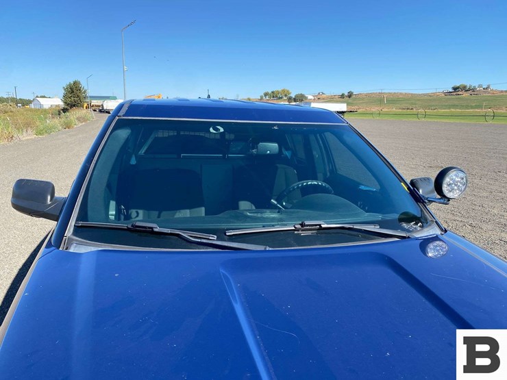 2017-ford-explorer-image-10