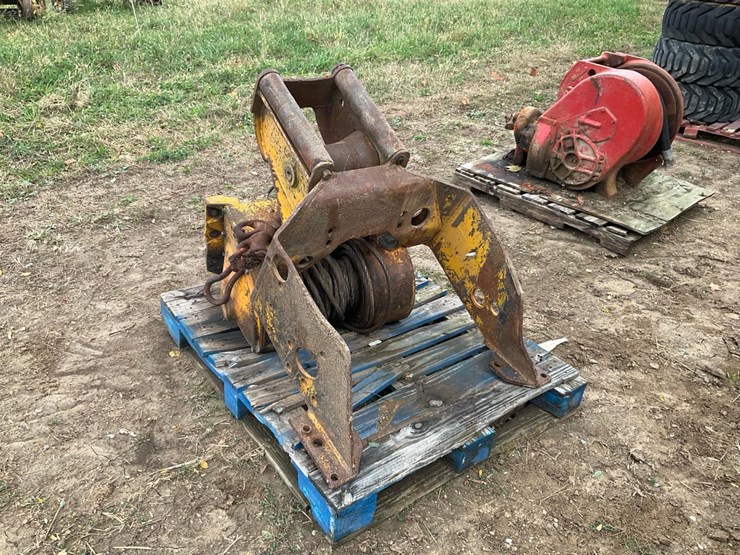 #2856-•-john-deere-cable-winch-and-arch-image-2