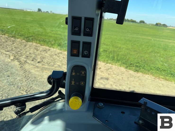 2010-new-holland-t5060-image-71