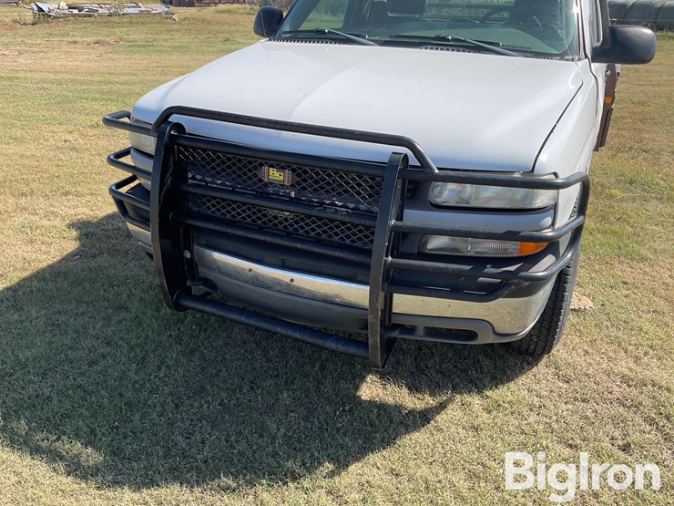 2002-chevrolet-silverado-2500-image-11