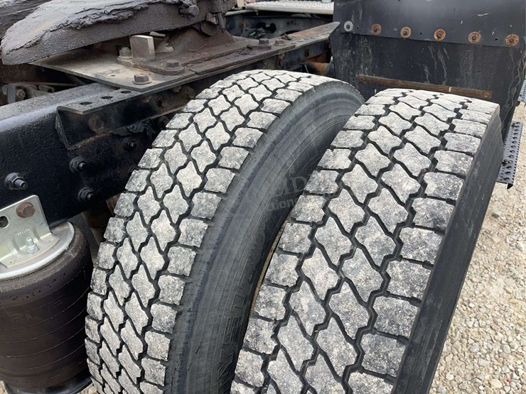 2003-international-durastar-4400-image-27