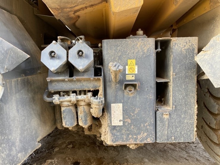 2012-komatsu-hd605-7-image-33