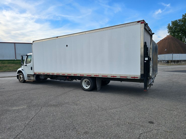 #22329-•-2014-freightliner-m2-106-box-truck-image-17