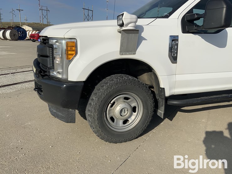 2017-ford-f350-xl-image-13