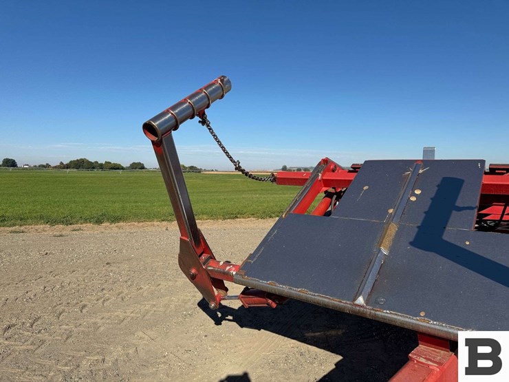 morris-pro-ag-hd4sr-bale-stacker-image-14