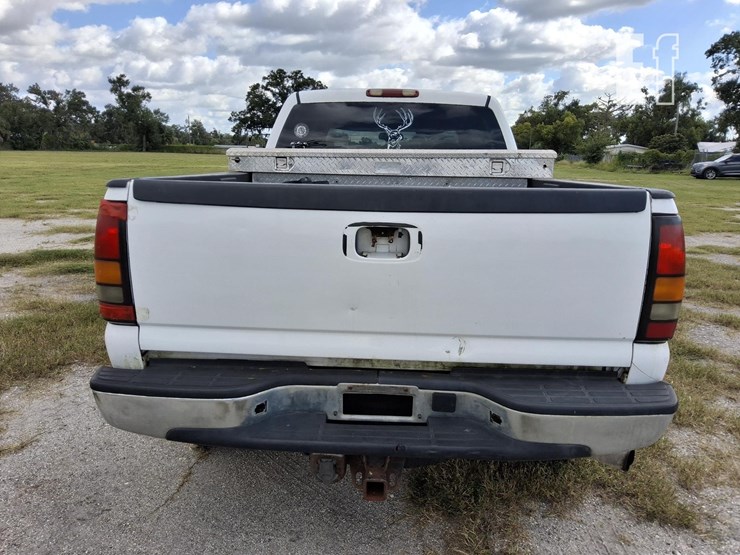 2006-gmc-sierra-2500hd-image-7