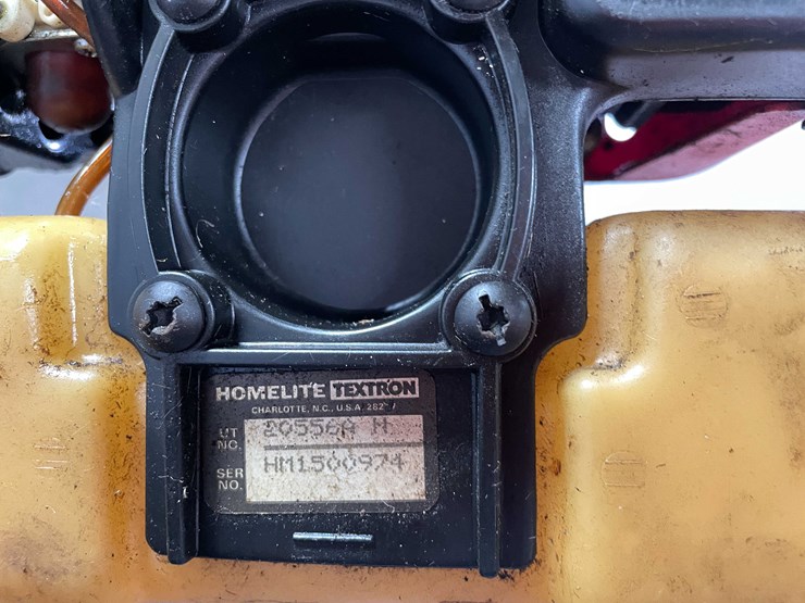 #8521-•-homelite-15"-weed-eater-(cw)-image-16