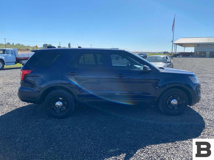 2018-ford-explorer-image-6