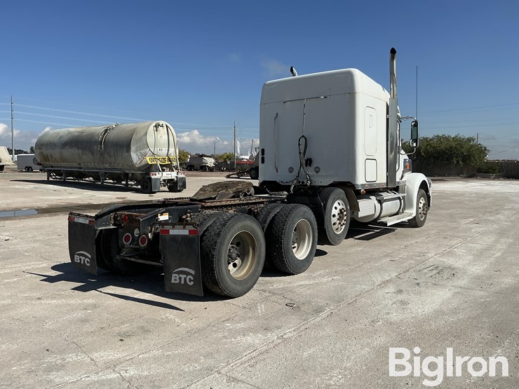 2016-freightliner-coronado-132-image-5