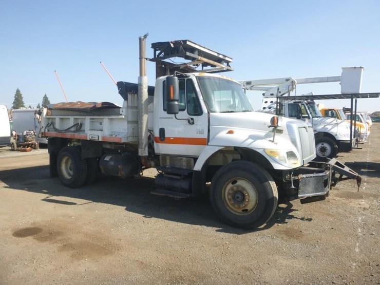 2003-international-7400-image-2