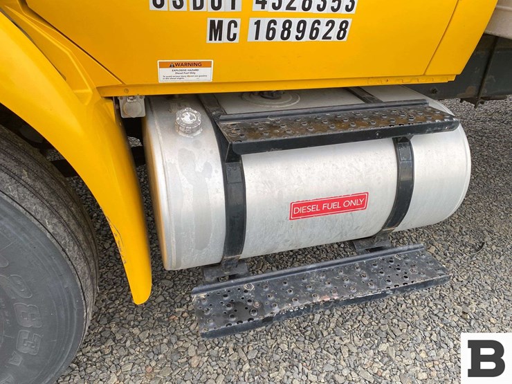 2012-international-durastar-4300-image-10