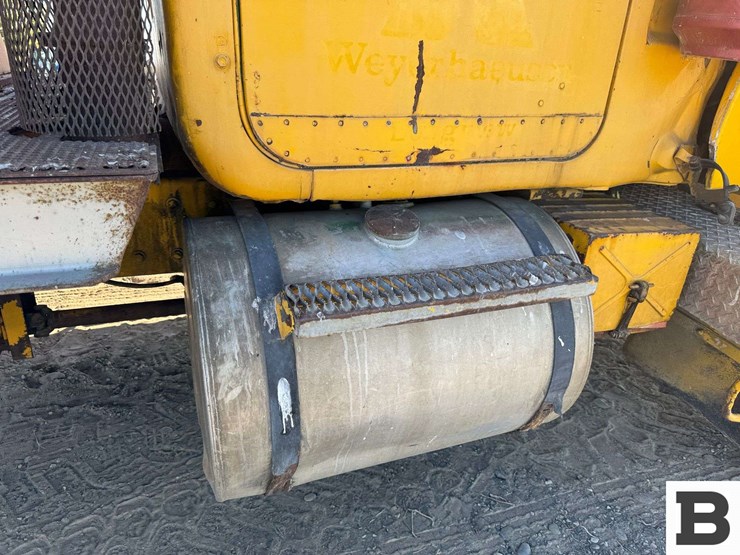 1969-mack-boom-truck-image-32